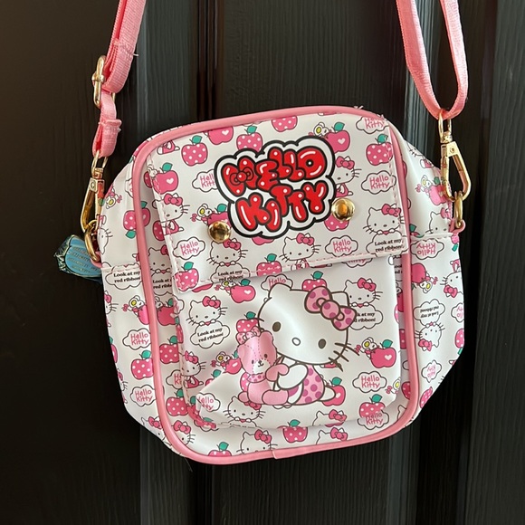 NWT Hello Kitty bag! - Picture 2 of 6